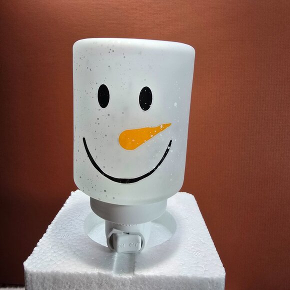 Scentsy FROSTY GLOW Wax Warmer Snowman Plug In Night Light Christmas Winter NEW - Picture 2 of 6